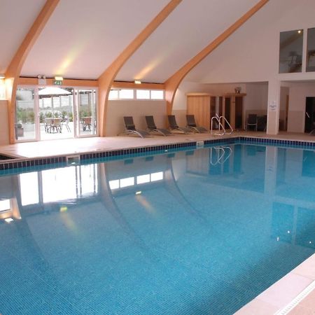 Skylark Sleeps 8 Private Hot Tub & Dogs Welcome Nr Padstow, Resort Pool Bar & Watersports St Columb Major Ngoại thất bức ảnh