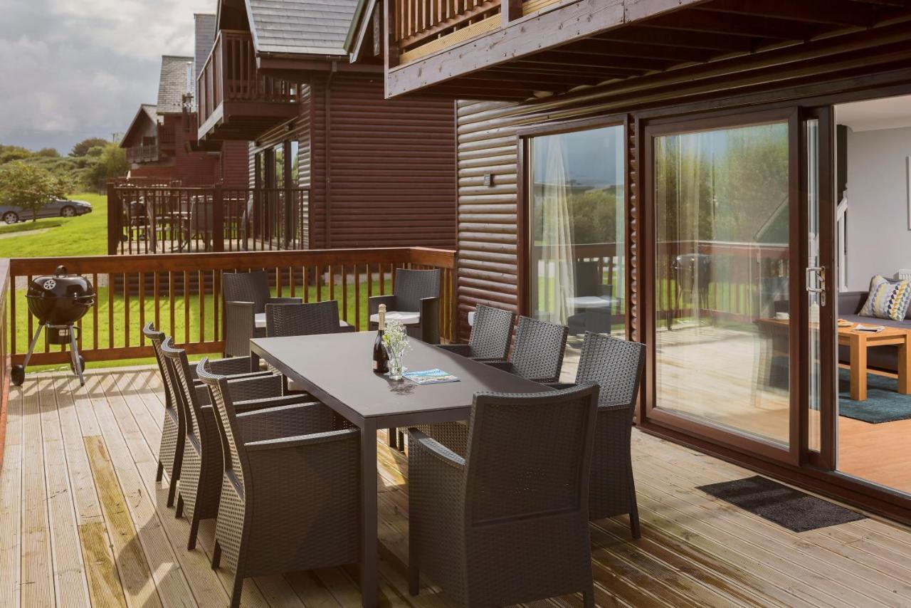 Skylark Sleeps 8 Private Hot Tub & Dogs Welcome Nr Padstow, Resort Pool Bar & Watersports St Columb Major Ngoại thất bức ảnh