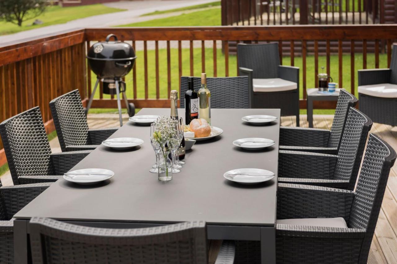 Skylark Sleeps 8 Private Hot Tub & Dogs Welcome Nr Padstow, Resort Pool Bar & Watersports St Columb Major Ngoại thất bức ảnh
