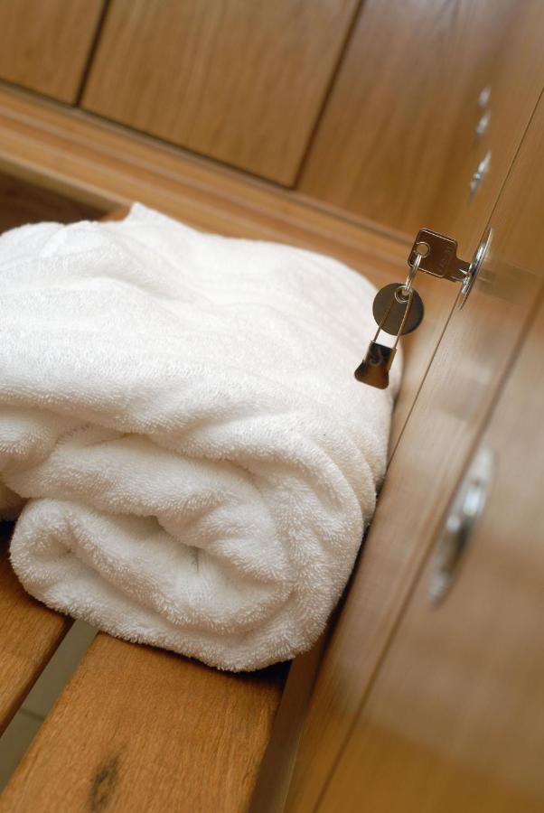 Skylark Sleeps 8 Private Hot Tub & Dogs Welcome Nr Padstow, Resort Pool Bar & Watersports St Columb Major Ngoại thất bức ảnh