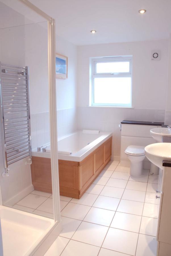 Skylark Sleeps 8 Private Hot Tub & Dogs Welcome Nr Padstow, Resort Pool Bar & Watersports St Columb Major Ngoại thất bức ảnh